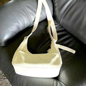 Danskin camo shoulder bag